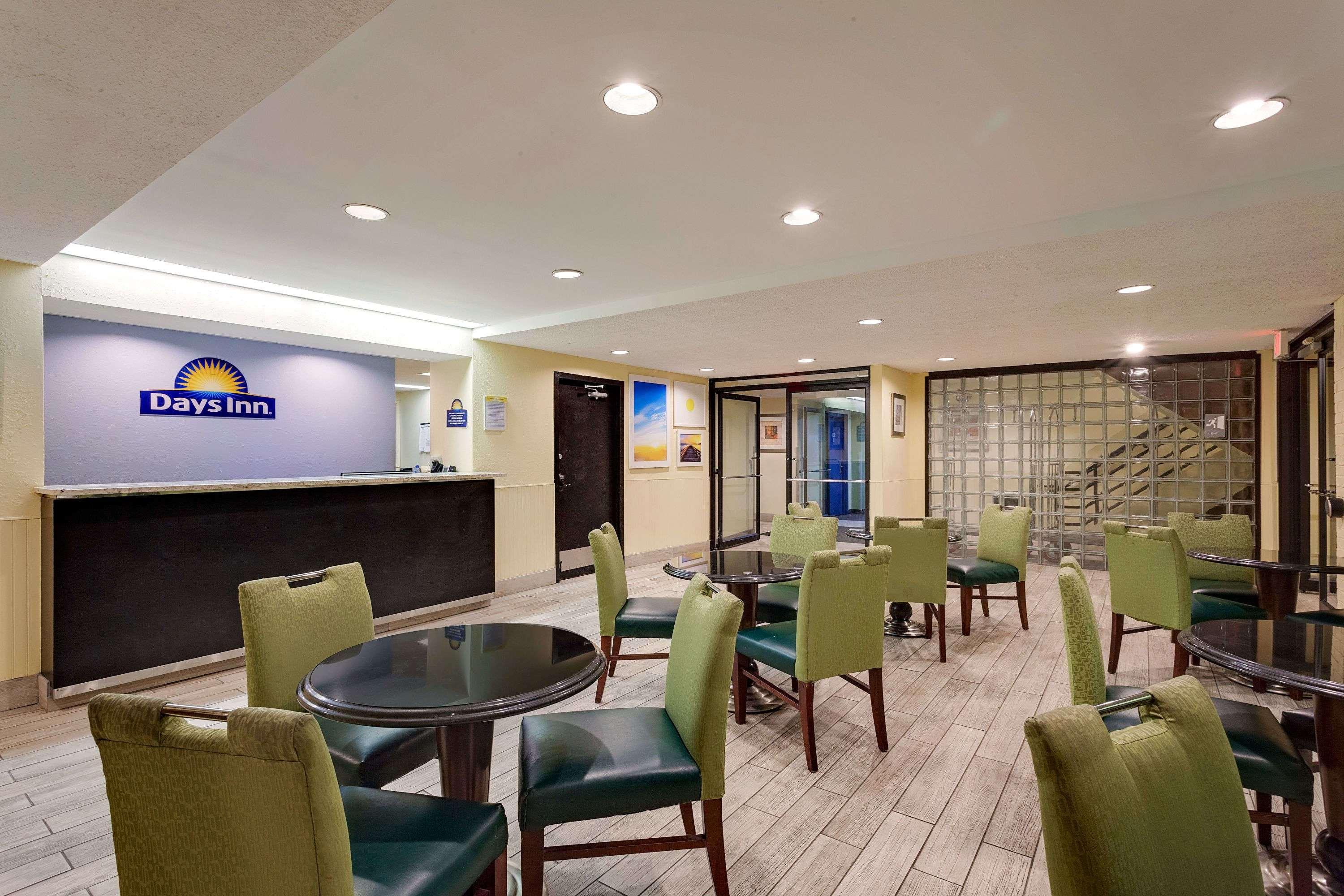 Days Inn By Wyndham Shrewsbury Worcester Exterior foto